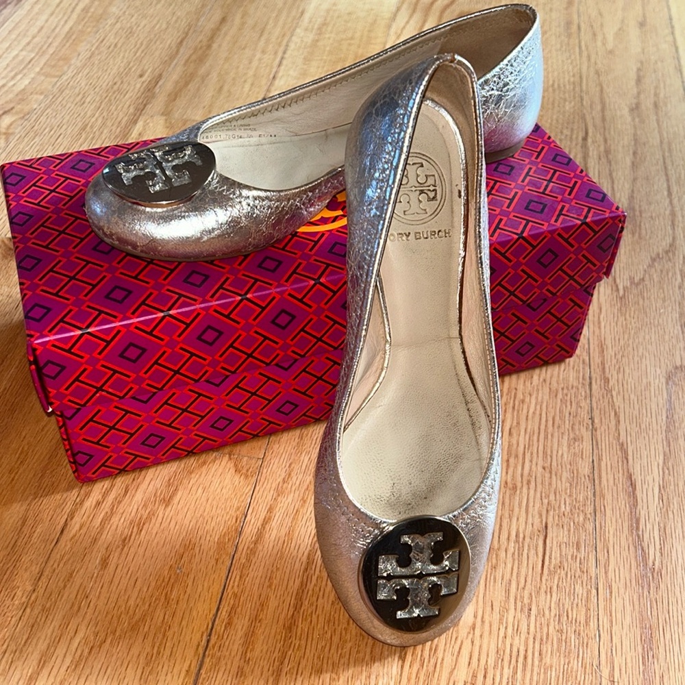 Metallic silver Tory Burch ballet flats size 5.5 good condition